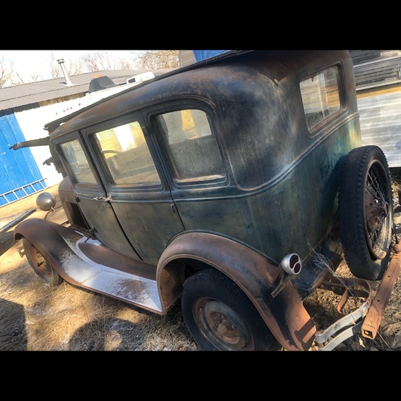 Meet your Posher, April - Picture 1 of 1